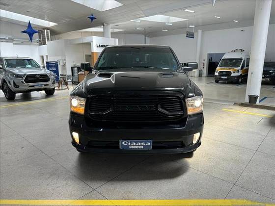 RAM CLASSIC 5.7 V8 GASOLINA LARAMIE CD 4X4 AUTOMÁTICO